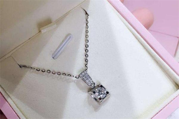 老鳳祥鉆石項鏈多少錢 老鳳祥鉆石項鏈價格 老鳳祥鉆石項鏈多少錢 老鳳祥鉆石項鏈價格