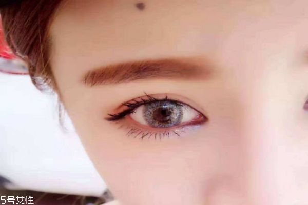 帶美瞳對(duì)眼睛有什么傷害嗎 美瞳一天可以帶幾個(gè)小時(shí)呢 帶美瞳對(duì)眼睛有什么傷害嗎 美瞳一天可以帶幾個(gè)小時(shí)呢