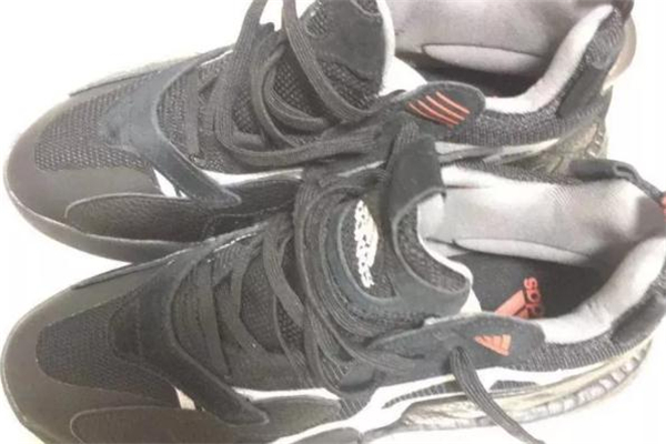 阿迪達(dá)斯zone boost開箱測評-zone boost偏小嗎