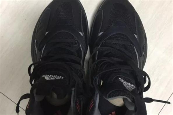 阿迪達(dá)斯zone boost開箱測評-zone boost偏小嗎