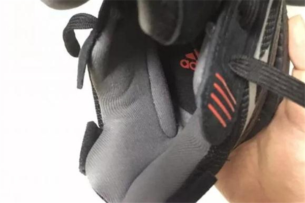 阿迪達(dá)斯zone boost開箱測評-zone boost偏小嗎