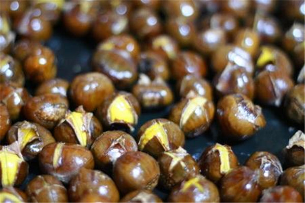 板栗可以和蝦一起吃嗎 板栗和蝦一起吃的作用 板栗可以和蝦一起吃嗎 板栗和蝦一起吃的作用