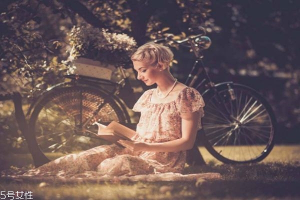 裸妝適合什么場(chǎng)合呢 裸妝怎么畫好看呢 裸妝適合什么場(chǎng)合呢 裸妝怎么畫好看呢