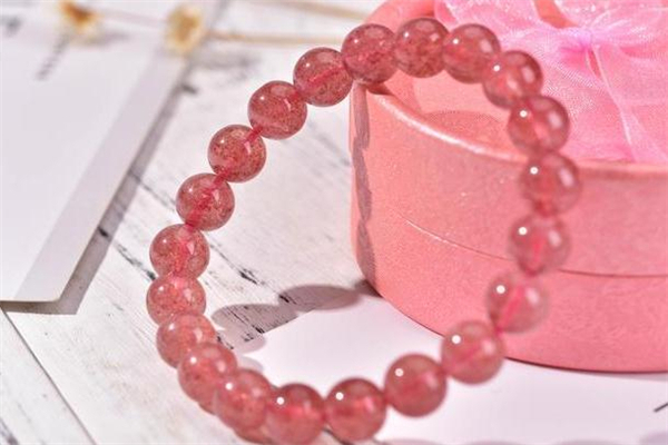 草莓晶真的會招桃花嗎 草莓晶招桃花有用嗎 草莓晶真的會招桃花嗎 草莓晶招桃花有用嗎