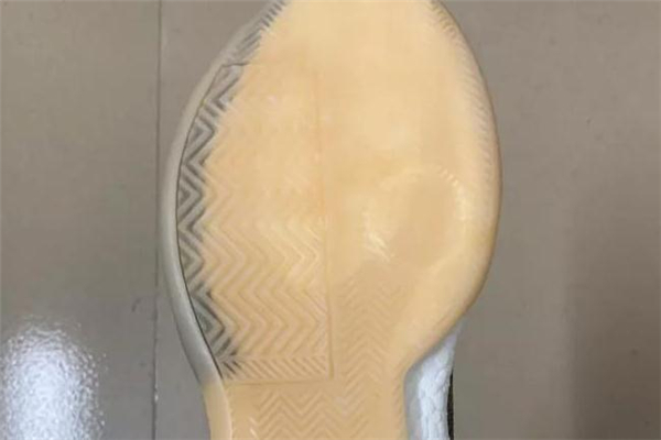 阿迪達斯zone boost和marquee boost哪個好 對比測評 阿迪達斯zone boost和marquee boost哪個好 對比測評