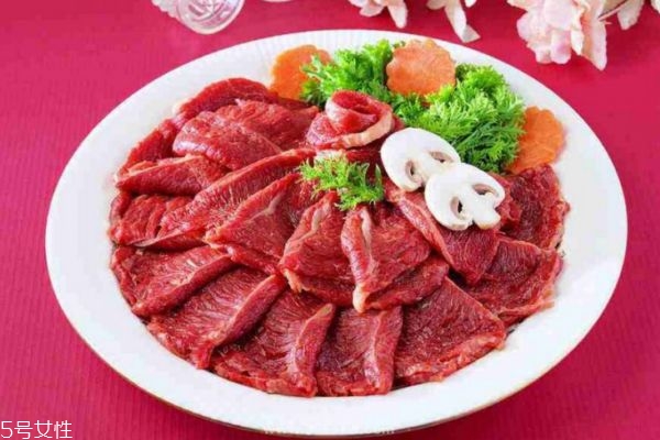 牛肉有什么營(yíng)養(yǎng)價(jià)值呢 牛肉的熱量是多高呢