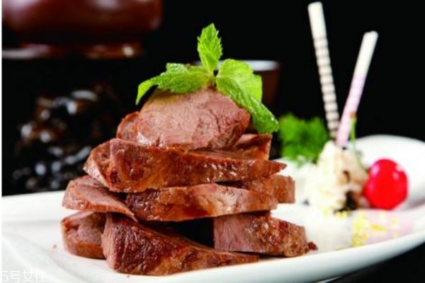 牛肉有什么營(yíng)養(yǎng)價(jià)值呢 牛肉的熱量是多高呢