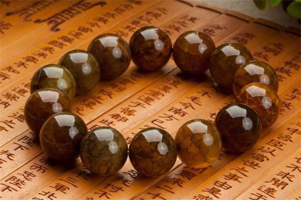 龍紋瑪瑙是天然的嗎 龍紋瑪瑙是什么樣子 龍紋瑪瑙是天然的嗎 龍紋瑪瑙是什么樣子