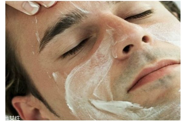 為什么會(huì)長(zhǎng)黑頭呢 造成黑頭的原因有什么呢 為什么會(huì)長(zhǎng)黑頭呢 造成黑頭的原因有什么呢