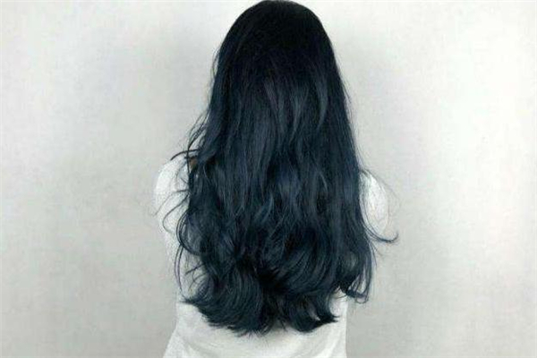 藍黑色頭發(fā)需要漂嗎 藍黑色頭發(fā)不漂可以染嗎 藍黑色頭發(fā)需要漂嗎 藍黑色頭發(fā)不漂可以染嗎