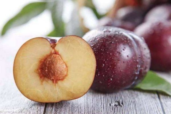 吃黑布林有什么好處呢 孕婦可以吃黑布林嗎 吃黑布林有什么好處呢 孕婦可以吃黑布林嗎