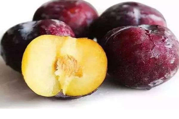 吃黑布林有什么好處呢 孕婦可以吃黑布林嗎 吃黑布林有什么好處呢 孕婦可以吃黑布林嗎