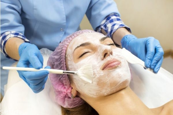 怎樣自制祛痘面膜 解決臉上長(zhǎng)痘的方法 怎樣自制祛痘面膜 解決臉上長(zhǎng)痘的方法