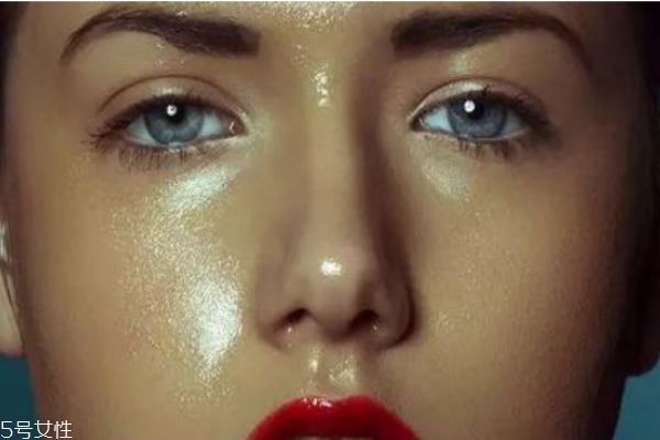 夏天臉上出油嚴重怎么辦 怎么樣緩解夏季臉部出油 夏天臉上出油嚴重怎么辦 怎么樣緩解夏季臉部出油