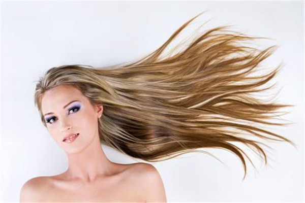 頭發(fā)沒有光澤度怎么辦 頭發(fā)沒有光澤怎么護(hù)理 頭發(fā)沒有光澤度怎么辦 頭發(fā)沒有光澤怎么護(hù)理