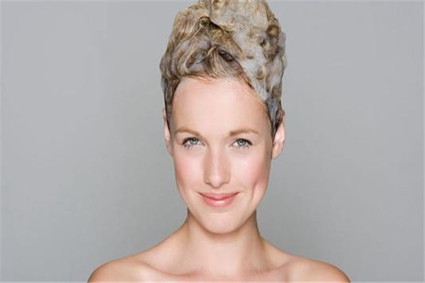 頭發(fā)沒有營養(yǎng)怎么辦 頭發(fā)沒有營養(yǎng)什么表現(xiàn) 頭發(fā)沒有營養(yǎng)怎么辦 頭發(fā)沒有營養(yǎng)什么表現(xiàn)