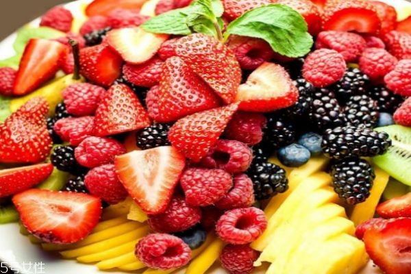 什么食物的熱量比較低呢 低熱量的食物有什么呢 什么食物的熱量比較低呢 低熱量的食物有什么呢