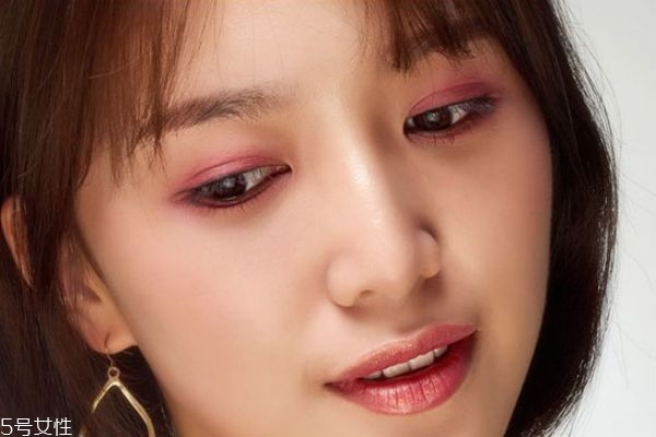 夏天容易上火長痘怎么辦 夏天上火臉上長痘這樣做 夏天容易上火長痘怎么辦 夏天上火臉上長痘這樣做