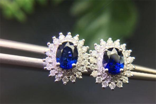 斯里蘭卡藍(lán)寶石有收藏價值嗎 斯里蘭卡藍(lán)寶石怎么樣 斯里蘭卡藍(lán)寶石有收藏價值嗎 斯里蘭卡藍(lán)寶石怎么樣