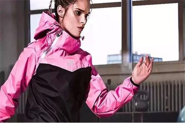 減肥穿暴汗服有用嗎 暴汗服是什么 減肥穿暴汗服有用嗎 暴汗服是什么