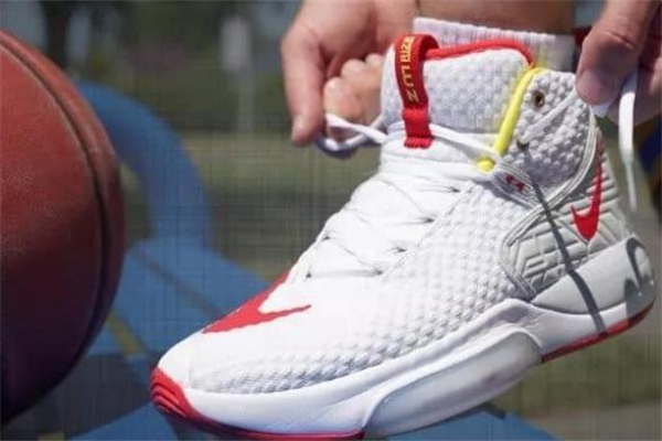 耐克zoom rize實戰(zhàn)測評-zoom rize適合什么位置 耐克zoom rize實戰(zhàn)測評-zoom rize適合什么位置