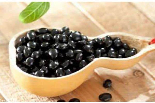 什么是黑豆呢 黑豆有什么營養(yǎng)價(jià)值呢 什么是黑豆呢 黑豆有什么營養(yǎng)價(jià)值呢