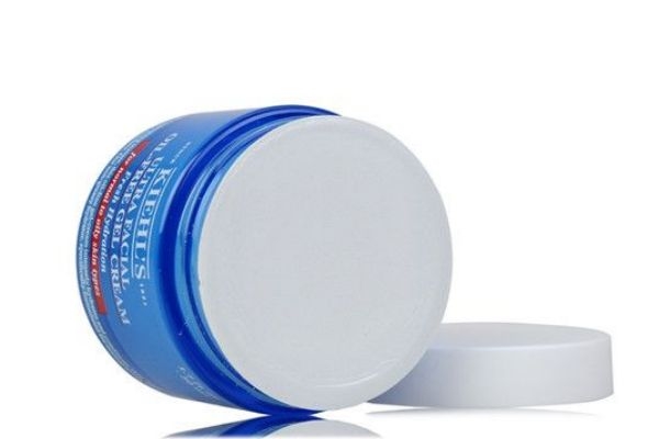 面霜和乳液有什么區(qū)別 面霜和乳液有哪些不同點 面霜和乳液有什么區(qū)別 面霜和乳液有哪些不同點