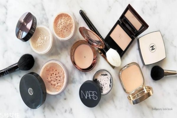 定妝散粉什么時候用 定妝粉是在哪個步驟用 定妝散粉什么時候用 定妝粉是在哪個步驟用