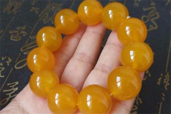 黃瑪瑙適合什么人戴 黃瑪瑙適合多大年齡戴 黃瑪瑙適合什么人戴 黃瑪瑙適合多大年齡戴
