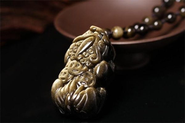金曜石貔貅吊墜多少錢(qián) 金曜石貔貅價(jià)格貴嗎 金曜石貔貅吊墜多少錢(qián) 金曜石貔貅價(jià)格貴嗎