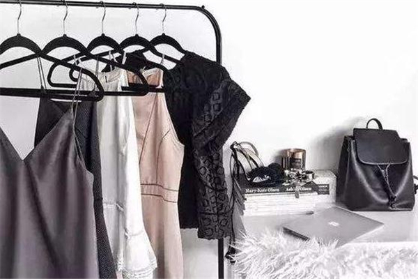 新衣服鹽水泡用溫水還是冷水 新衣服泡鹽水用熱水嗎 新衣服鹽水泡用溫水還是冷水 新衣服泡鹽水用熱水嗎