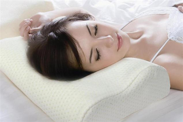 乳膠枕頭洗了怎么弄干 乳膠枕能用洗衣機(jī)甩干嗎 乳膠枕頭洗了怎么弄干 乳膠枕能用洗衣機(jī)甩干嗎