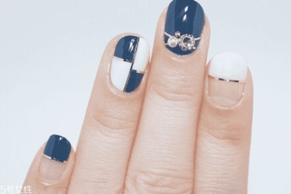 翡翠美甲怎么畫 做美甲的注意事項(xiàng) 翡翠美甲怎么畫 做美甲的注意事項(xiàng)