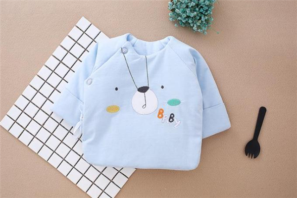 聚酯纖維對嬰兒有害嗎 童裝c類嬰兒能穿嗎 聚酯纖維對嬰兒有害嗎 童裝c類嬰兒能穿嗎