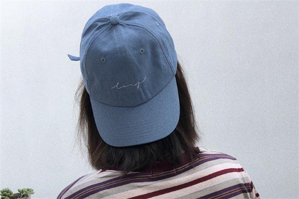 鴨舌帽什么顏色好看 鴨舌帽什么顏色百搭 鴨舌帽什么顏色好看 鴨舌帽什么顏色百搭