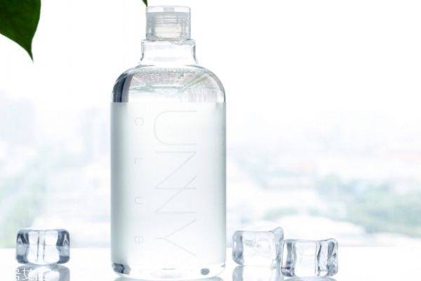 卸妝水有哪些注意事項(xiàng) 使用卸妝水注意事項(xiàng)