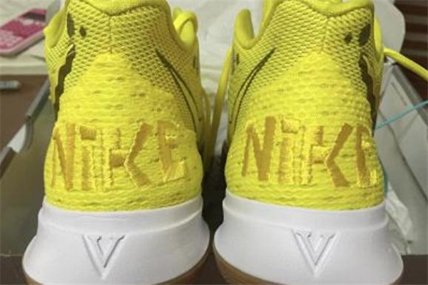 耐克歐文5海綿寶寶真假對比 歐文5海綿寶寶真假鑒定 耐克歐文5海綿寶寶真假對比 歐文5海綿寶寶真假鑒定