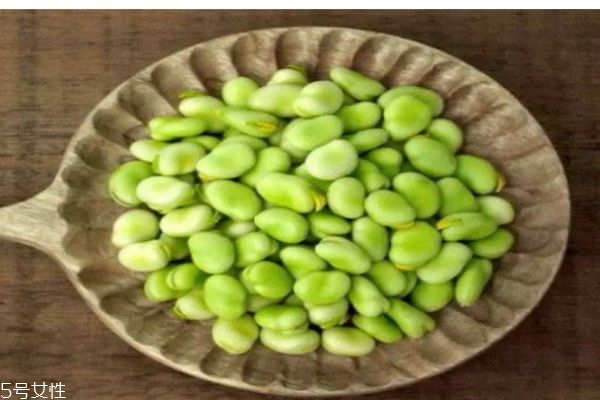 吃蠶豆有什么好處呢 蠶豆有什么禁忌人群嗎 吃蠶豆有什么好處呢 蠶豆有什么禁忌人群嗎