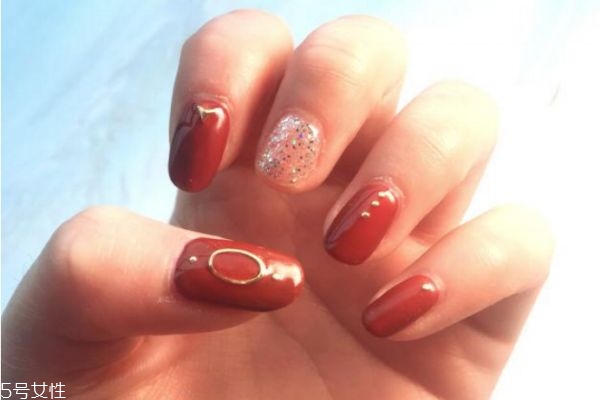 秋天適合做什么美甲 適合秋天做的美甲圖片 秋天適合做什么美甲 適合秋天做的美甲圖片