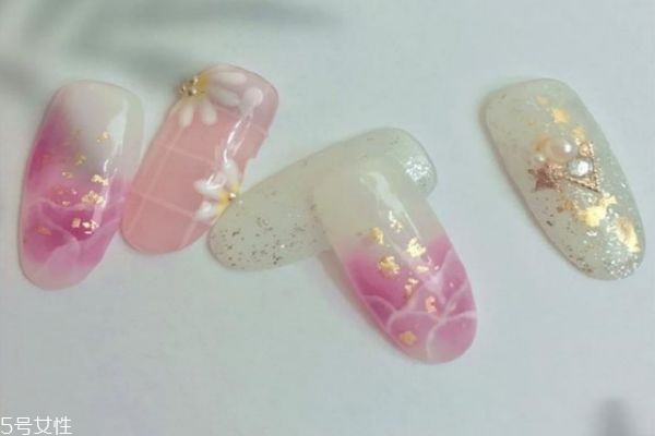 美甲暈染的暈染手法 暈染美甲步驟 美甲暈染的暈染手法 暈染美甲步驟