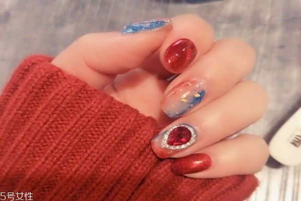 秋天適合做什么美甲 適合秋天做的美甲圖片 秋天適合做什么美甲 適合秋天做的美甲圖片