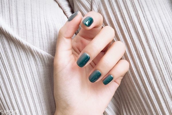 秋天適合做什么美甲 適合秋天做的美甲圖片 秋天適合做什么美甲 適合秋天做的美甲圖片