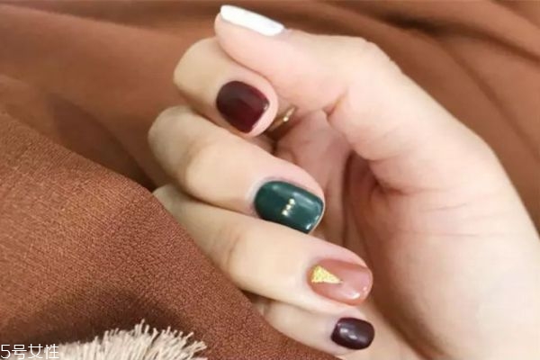 秋天適合做什么美甲 適合秋天做的美甲圖片 秋天適合做什么美甲 適合秋天做的美甲圖片