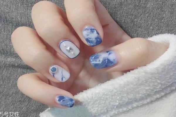 暈染大石紋美甲教程 暈染美甲圖片大全 暈染大石紋美甲教程 暈染美甲圖片大全