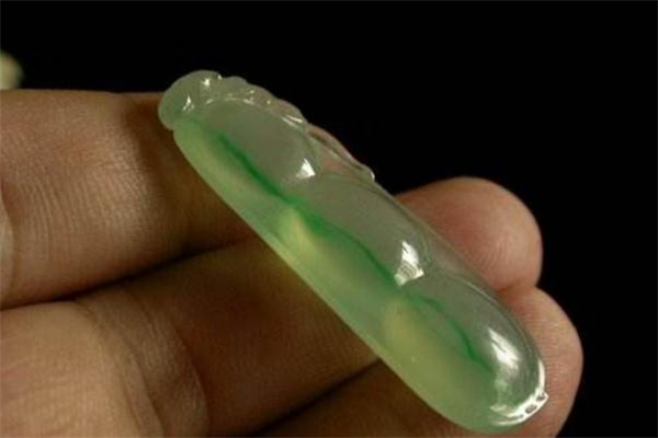金絲種翡翠價(jià)格 金絲種翡翠值錢(qián)嗎 金絲種翡翠價(jià)格 金絲種翡翠值錢(qián)嗎