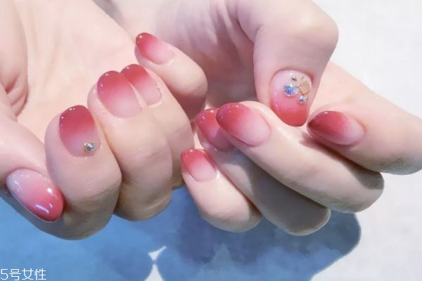 2019年流行哪些美甲風格 2019美甲流行色趨勢 2019年流行哪些美甲風格 2019美甲流行色趨勢