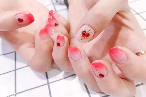 2019年流行哪些美甲風格 2019美甲流行色趨勢 2019年流行哪些美甲風格 2019美甲流行色趨勢