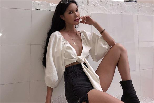 泡泡袖上衣什么款式好看 泡泡袖上衣搭配圖片 泡泡袖上衣什么款式好看 泡泡袖上衣搭配圖片