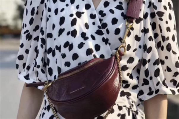 小ck腰包哪個(gè)顏色好看 小ck腰包有幾種顏色 小ck腰包哪個(gè)顏色好看 小ck腰包有幾種顏色