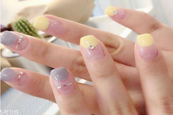 法式美甲怎么做 法式美甲都有哪些類型 法式美甲怎么做 法式美甲都有哪些類型